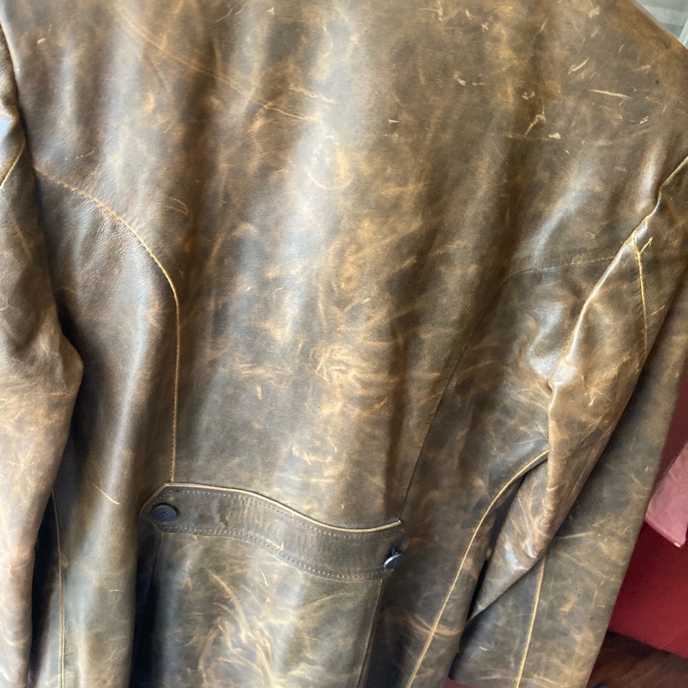 Vintage Mitici Anni 60 distressed leather coat. Made in Italy.